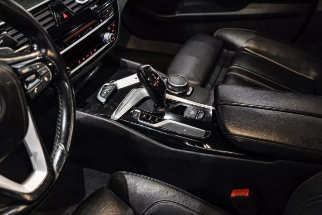 2017 BMW 5-Series 530i Sedan 4D photo
