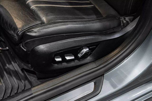 2017 BMW 5-Series 530i Sedan 4D photo