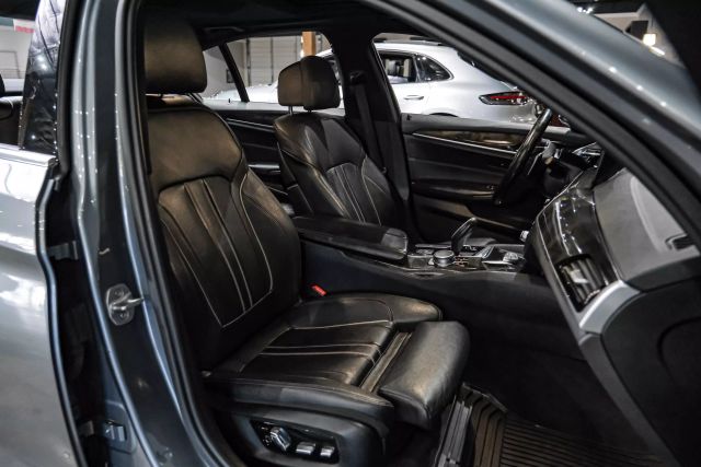 2017 BMW 5-Series 530i Sedan 4D photo