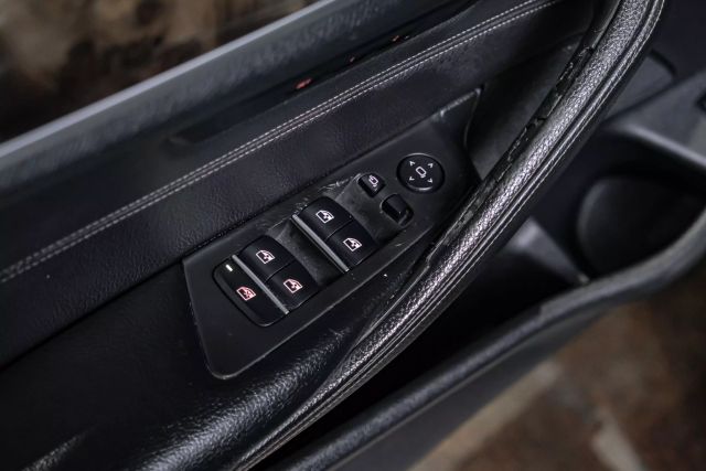 2017 BMW 5-Series 530i Sedan 4D photo