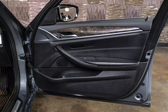 2017 BMW 5-Series 530i Sedan 4D photo