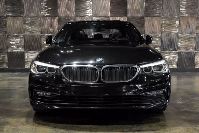2018 BMW 5-Series 530e xDrive iPerformance Sedan photo