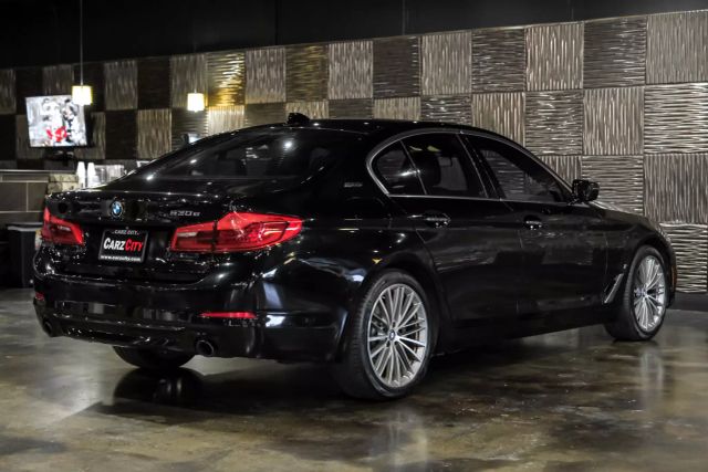 2018 BMW 5-Series 530e xDrive iPerformance Sedan photo