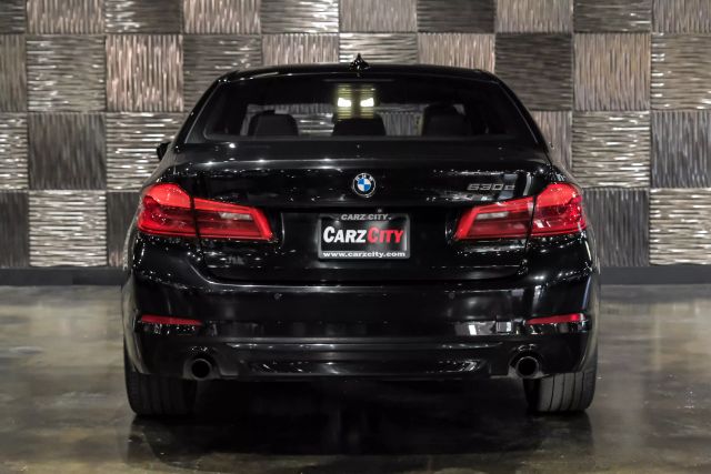 2018 BMW 5-Series 530e xDrive iPerformance Sedan photo