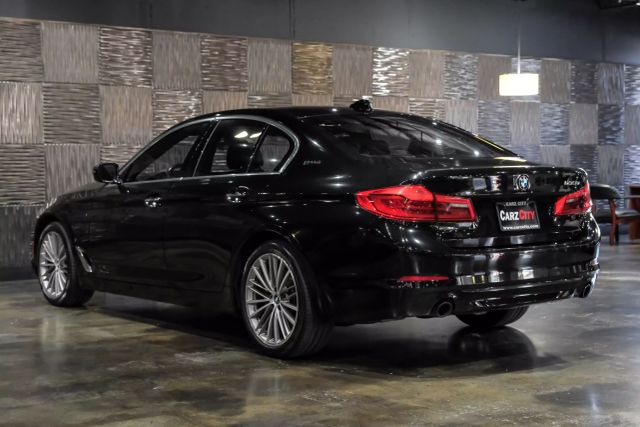2018 BMW 5-Series 530e xDrive iPerformance Sedan photo