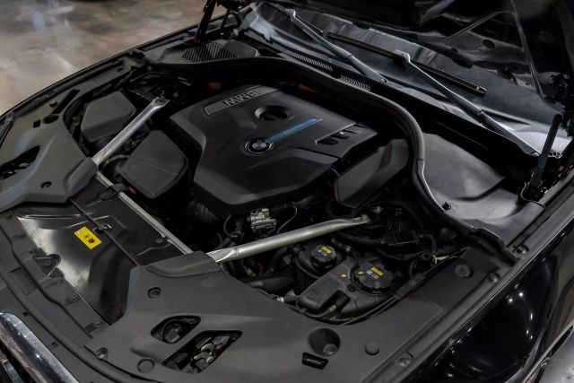 2018 BMW 5-Series 530e xDrive iPerformance Sedan photo