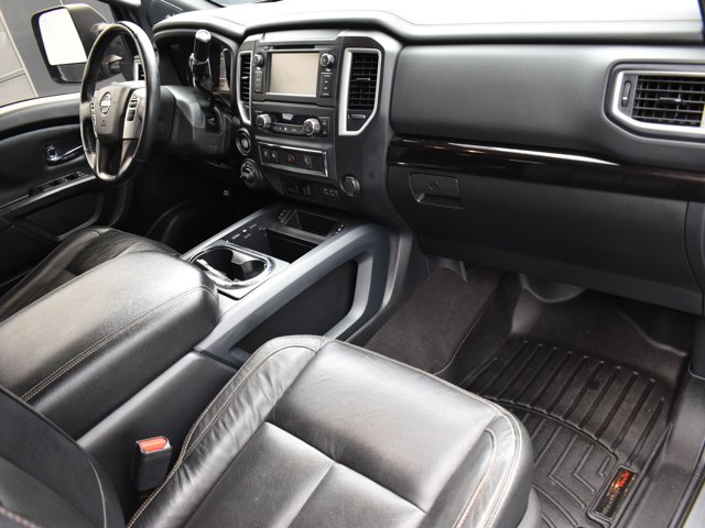 2019 Nissan Titan XD SL photo