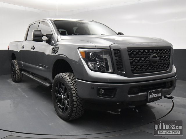 2019 Nissan Titan XD SL photo