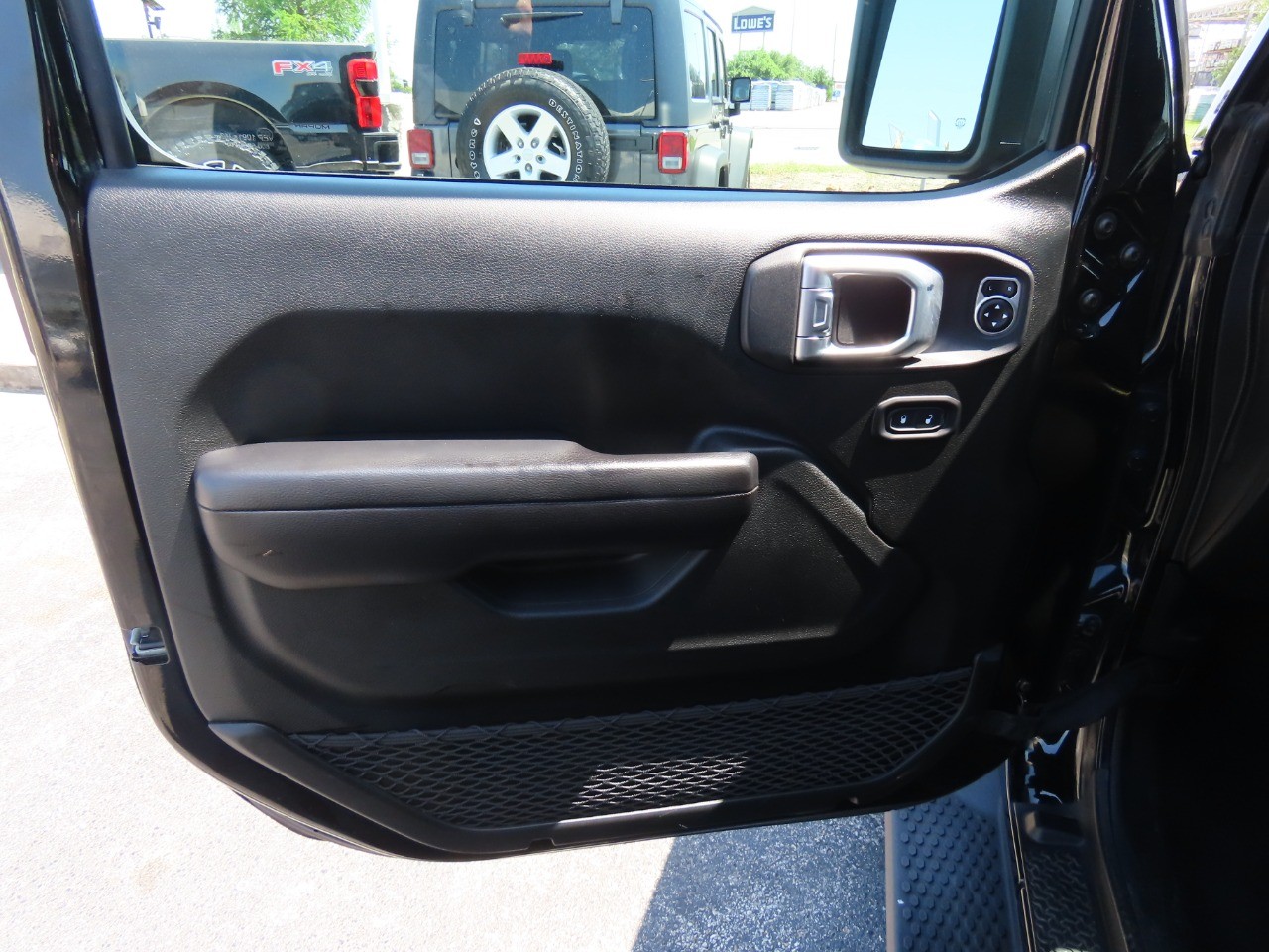 used 2020 Jeep Wrangler Unlimited car, priced at $23,999