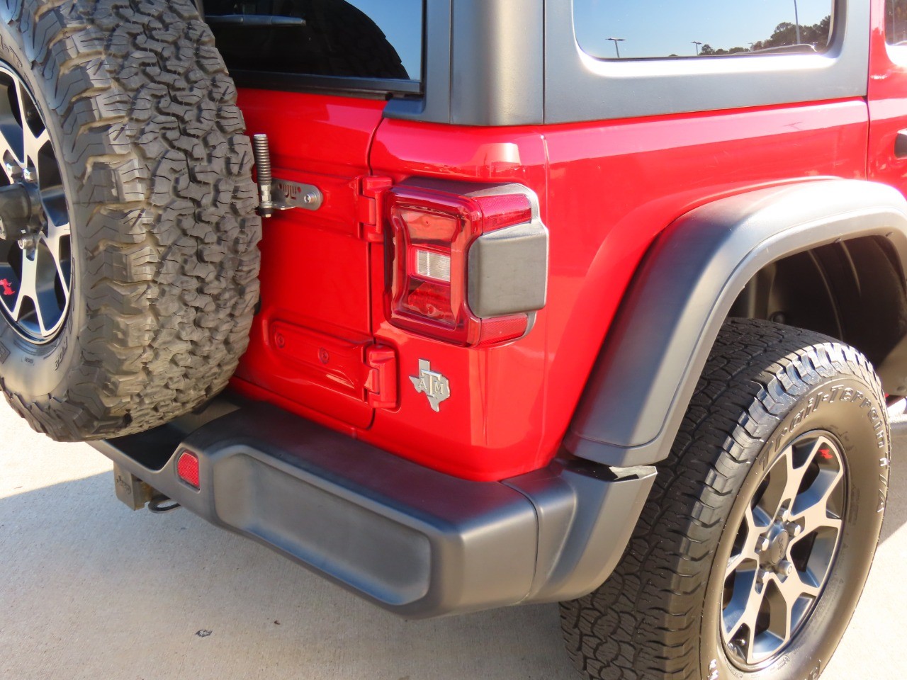 used 2019 Jeep Wrangler Unlimited car, priced at $28,999