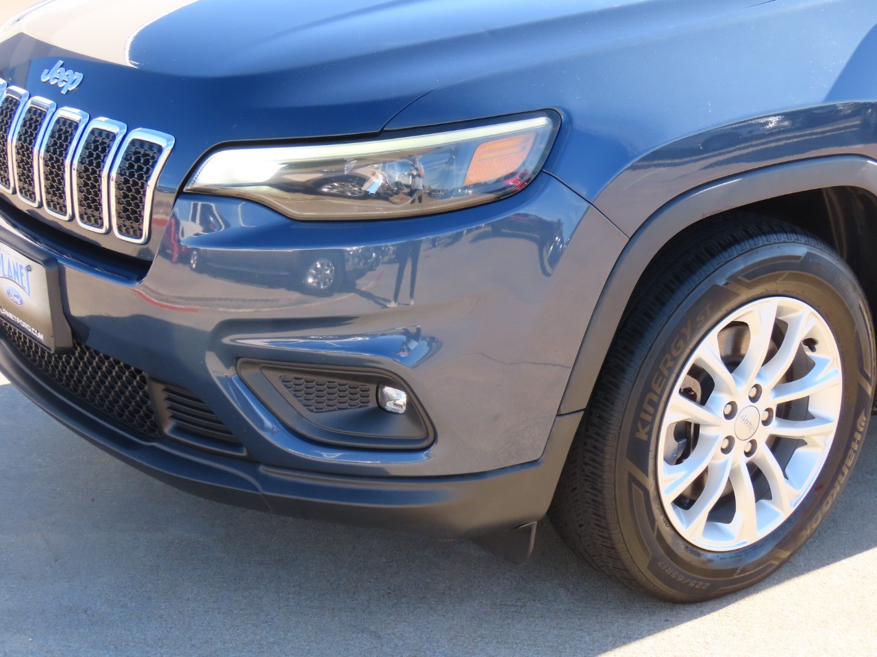 used 2019 Jeep Cherokee car, priced at $12,999