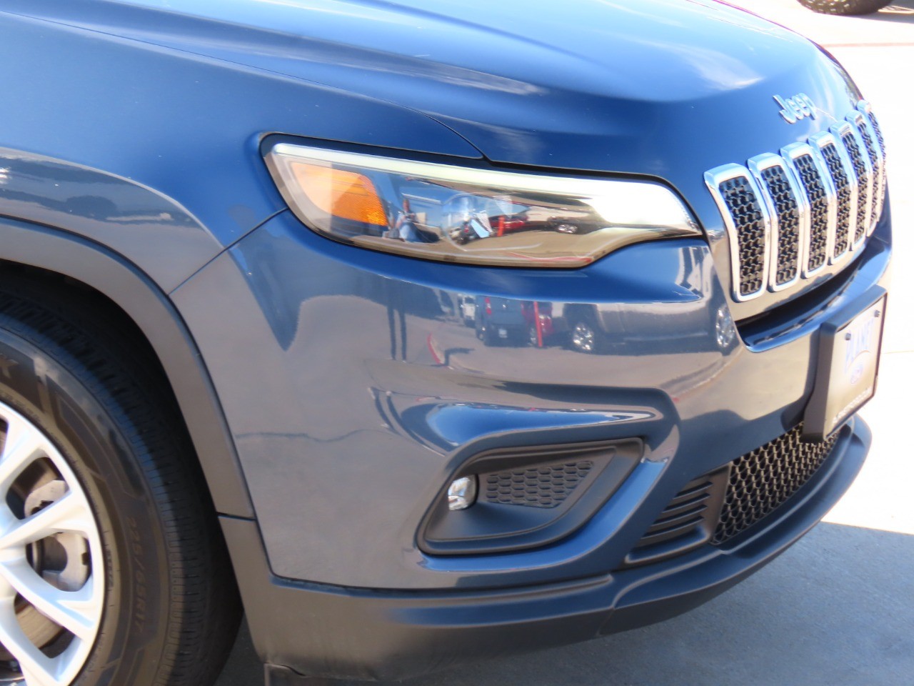 used 2019 Jeep Cherokee car, priced at $12,999