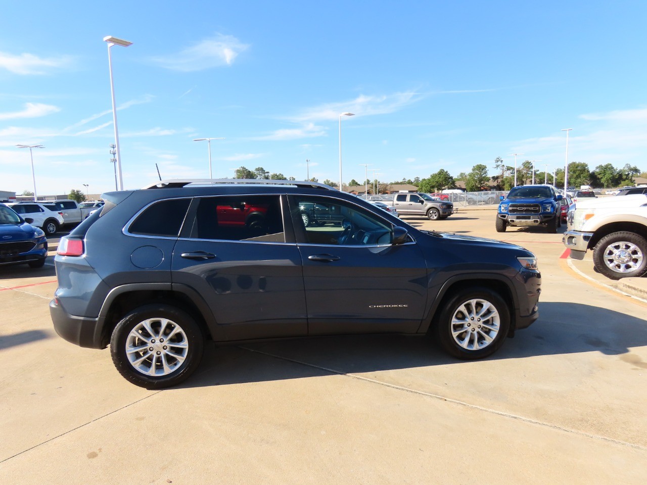 used 2019 Jeep Cherokee car, priced at $12,999