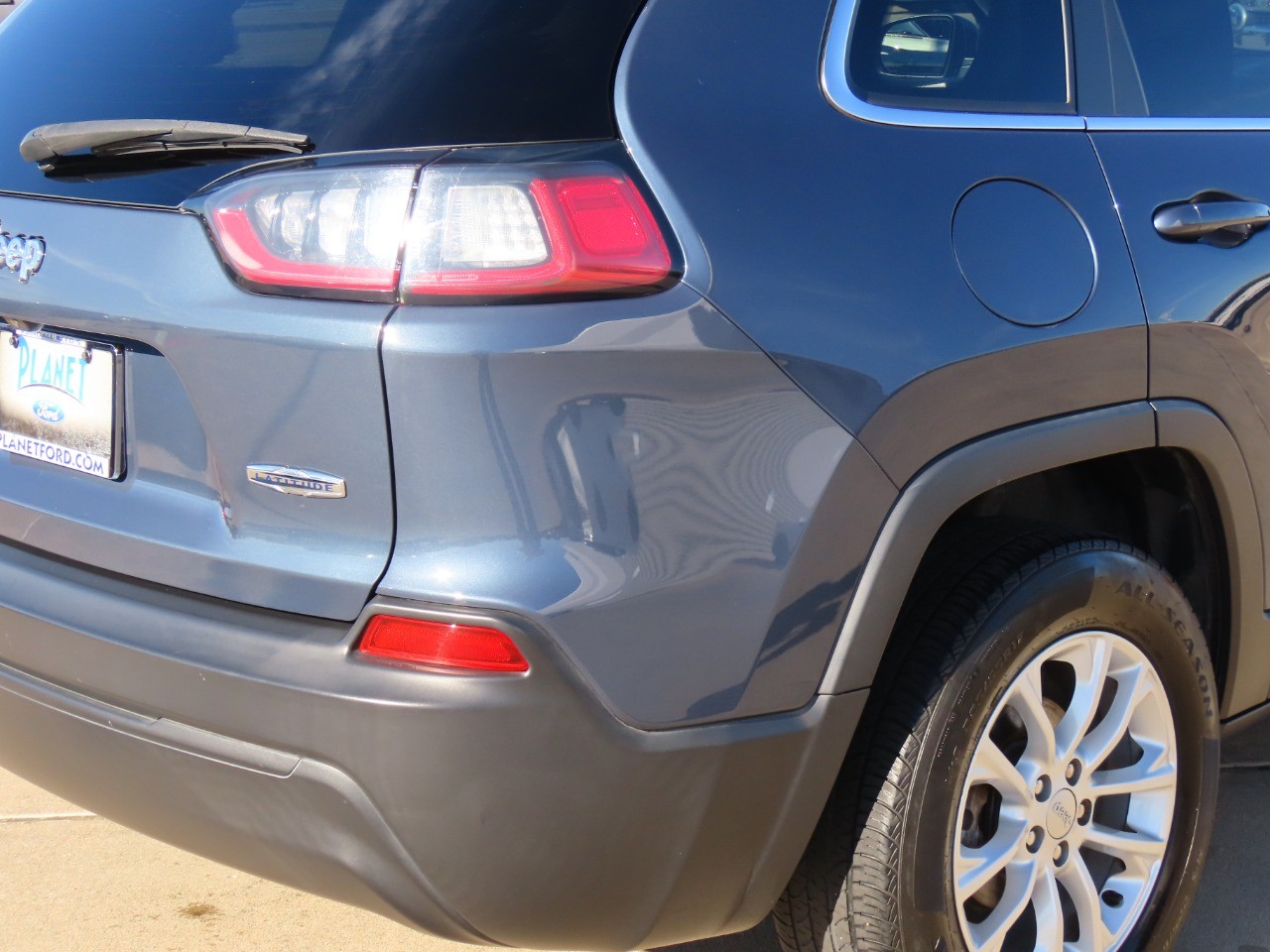 used 2019 Jeep Cherokee car, priced at $12,999