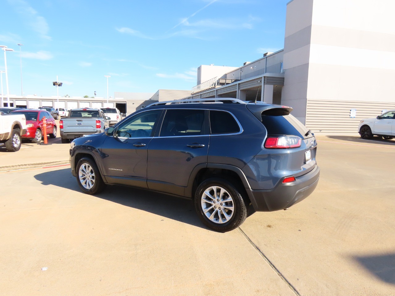 used 2019 Jeep Cherokee car, priced at $12,999