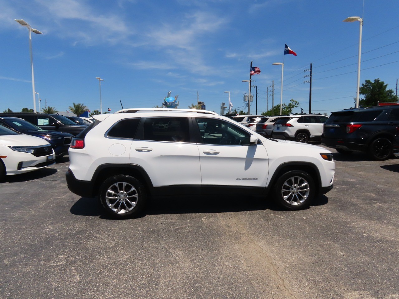 used 2021 Jeep Cherokee car, priced at $17,999