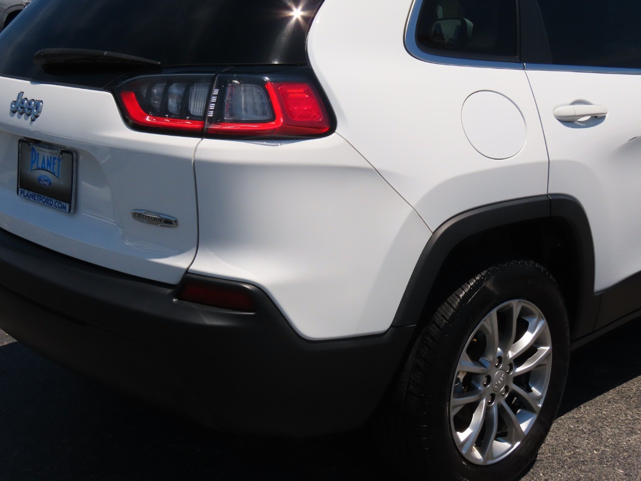 used 2021 Jeep Cherokee car, priced at $17,999