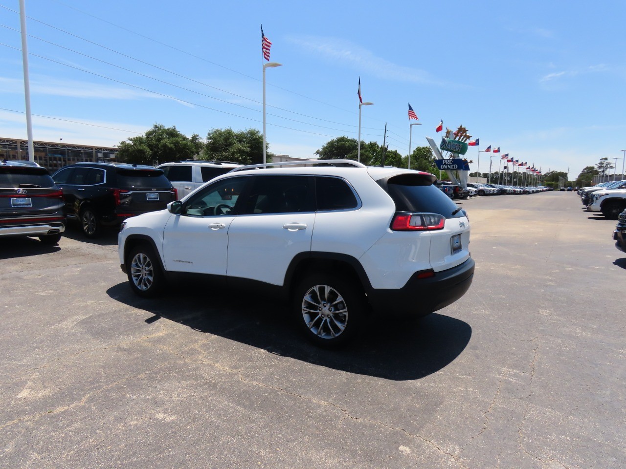 used 2021 Jeep Cherokee car, priced at $17,999