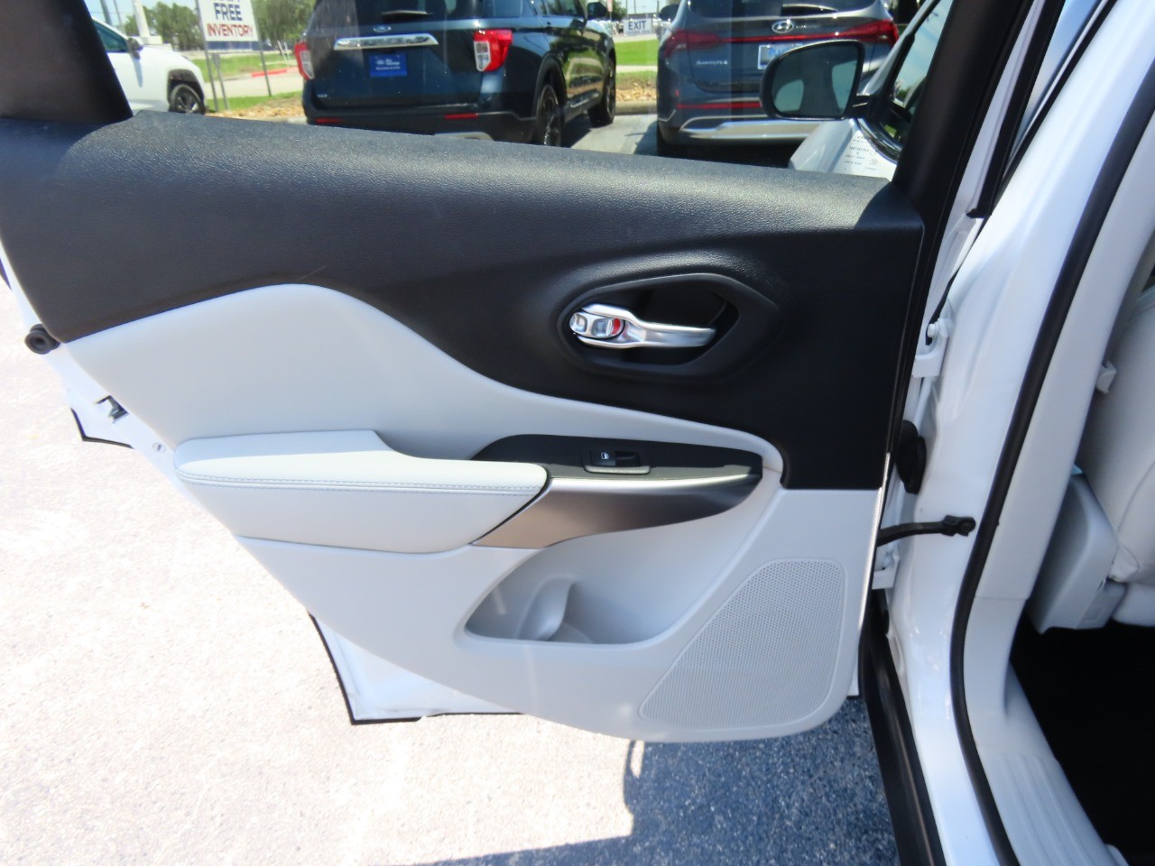 used 2021 Jeep Cherokee car, priced at $17,999