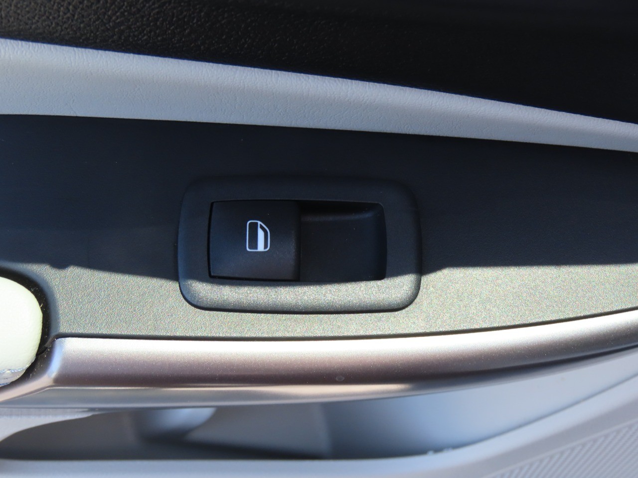 used 2021 Jeep Cherokee car, priced at $17,999