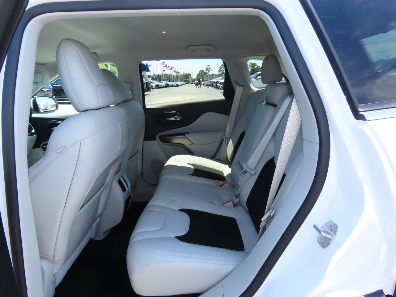 used 2021 Jeep Cherokee car, priced at $17,999