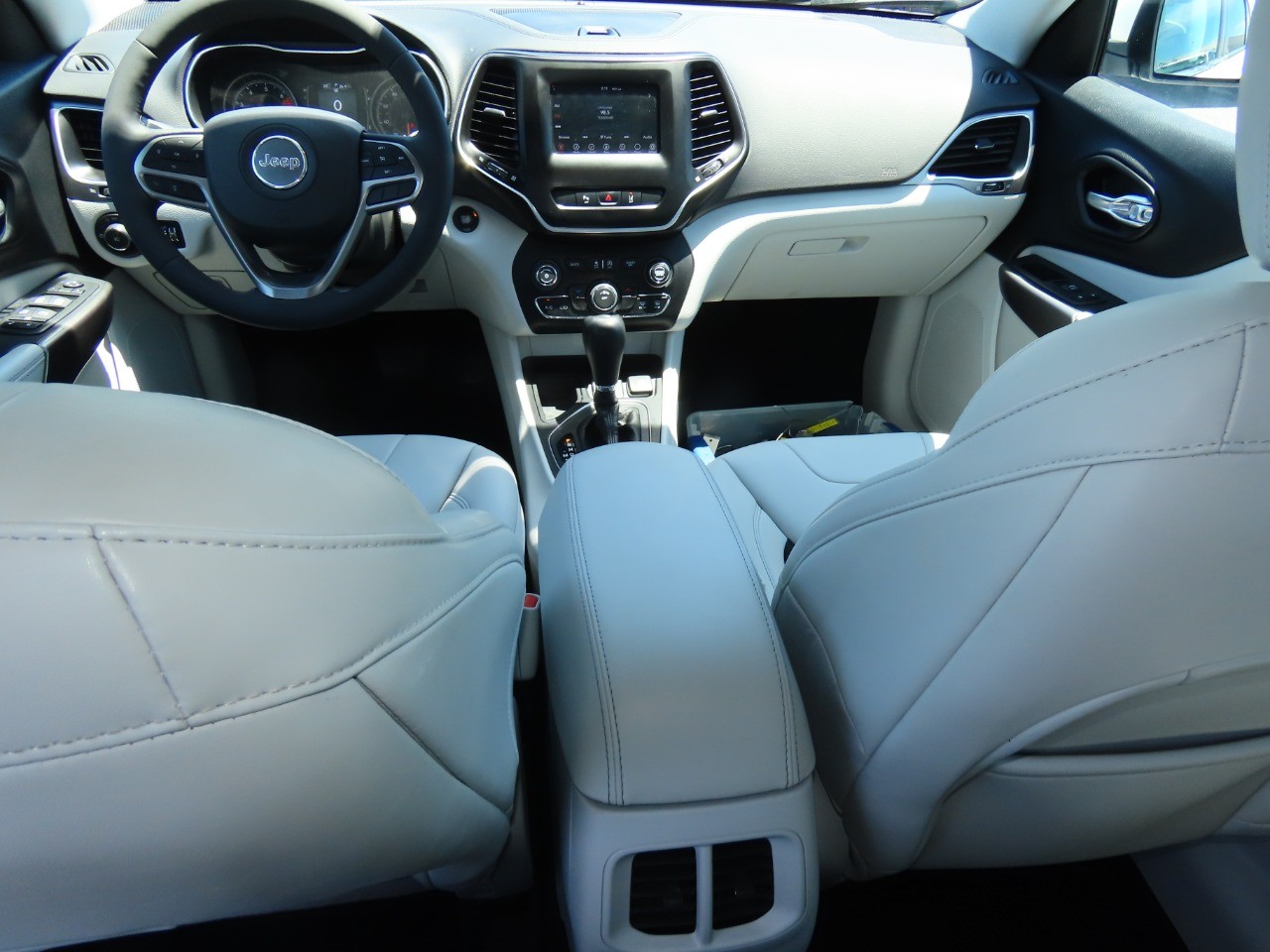 used 2021 Jeep Cherokee car, priced at $17,999