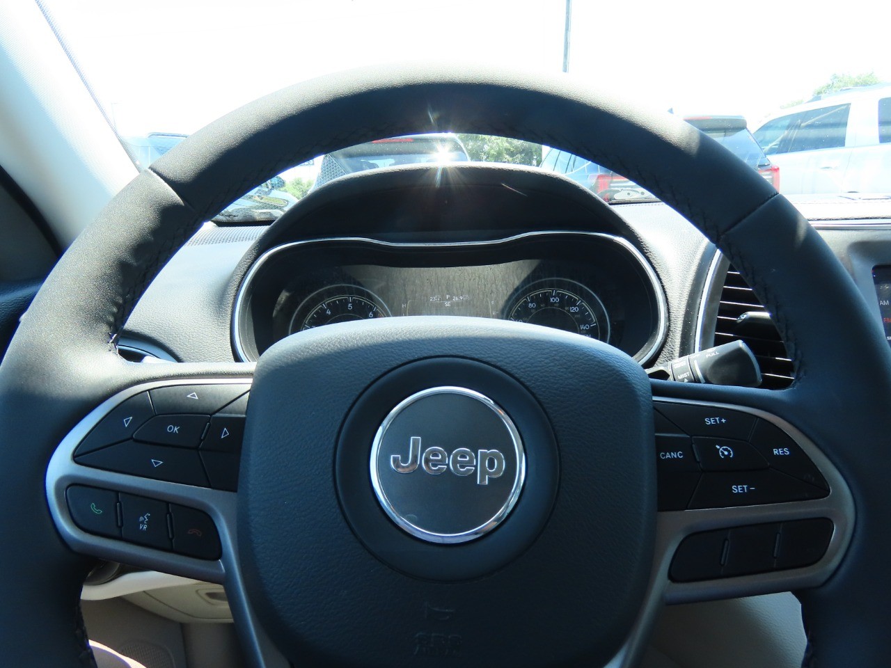 used 2021 Jeep Cherokee car, priced at $17,999