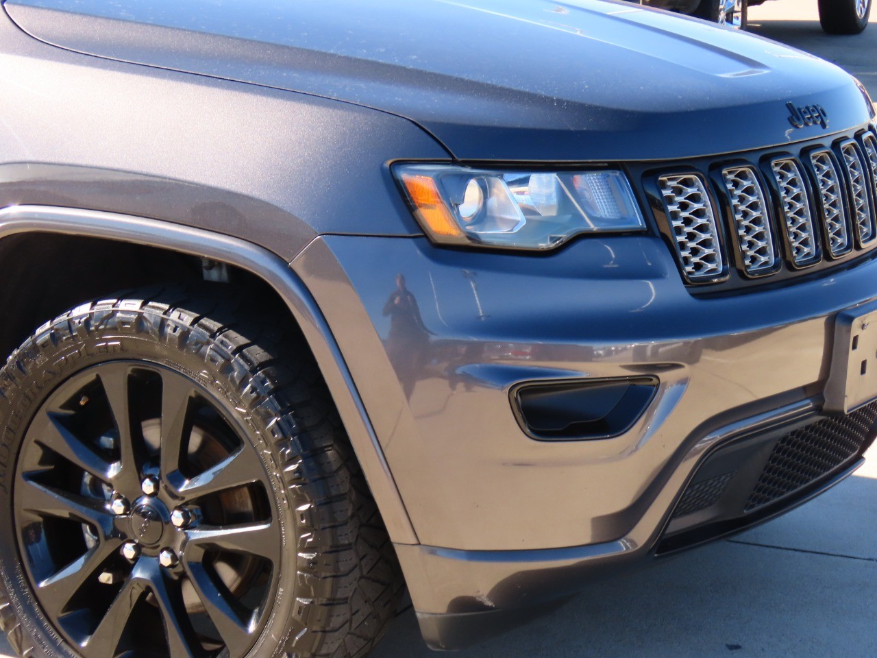 used 2017 Jeep Grand Cherokee car, priced at $15,999