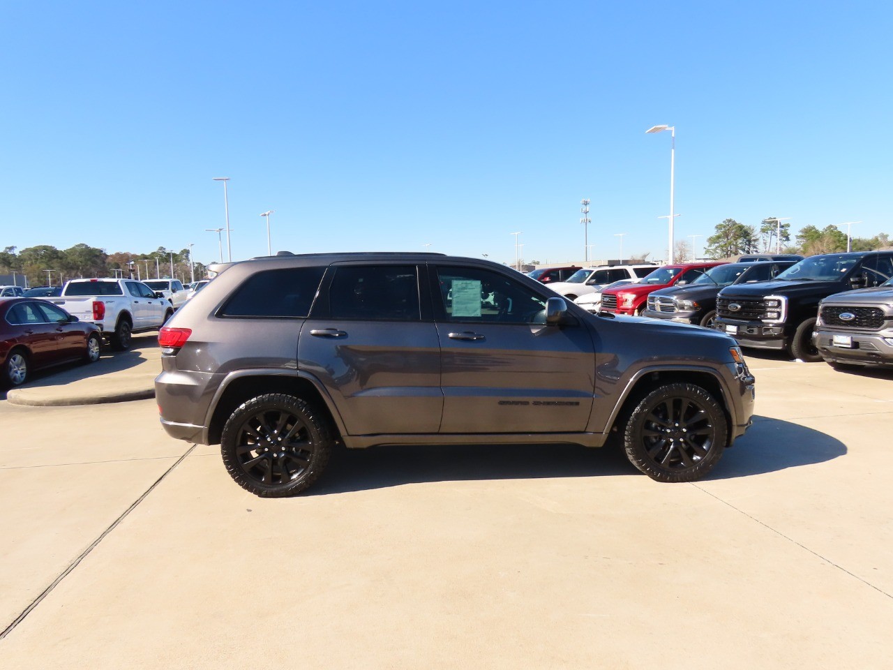 used 2017 Jeep Grand Cherokee car, priced at $15,999