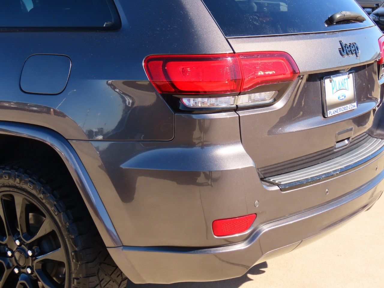 used 2017 Jeep Grand Cherokee car, priced at $15,999