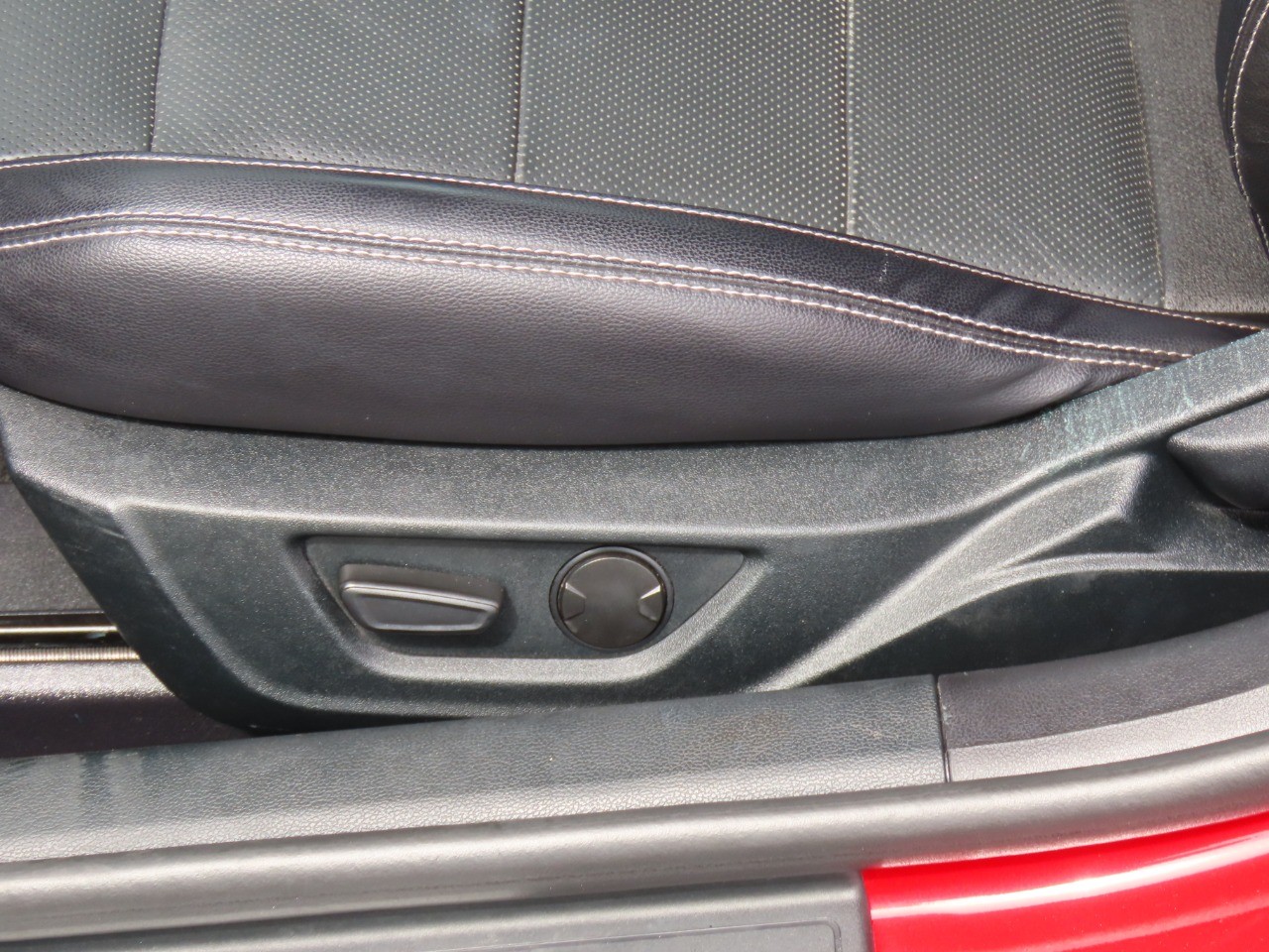used 2022 Ford Mustang car, priced at $38,999