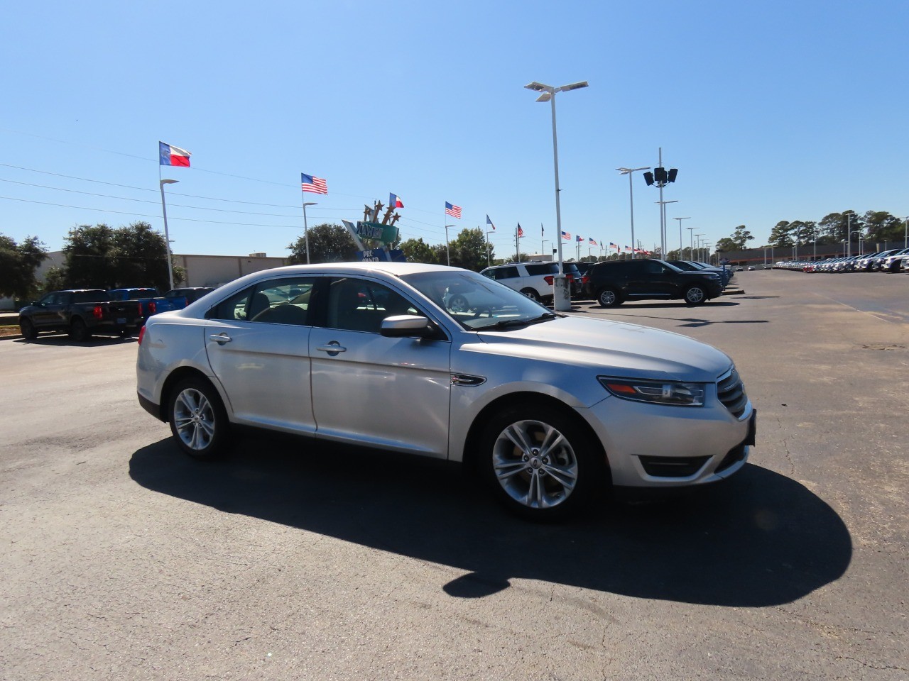 used 2015 Ford Taurus car, priced at $9,999