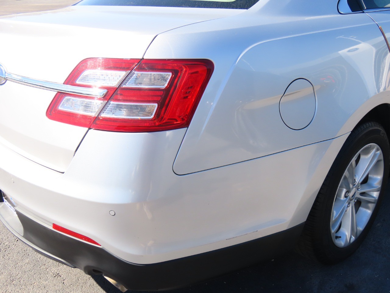 used 2015 Ford Taurus car, priced at $9,999