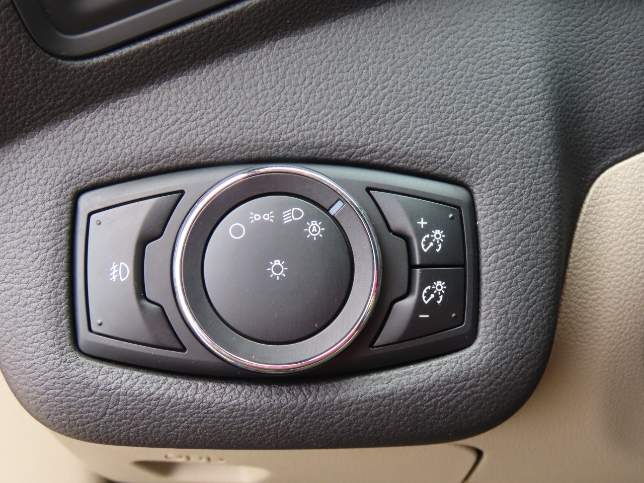 used 2015 Ford Escape car, priced at $9,999