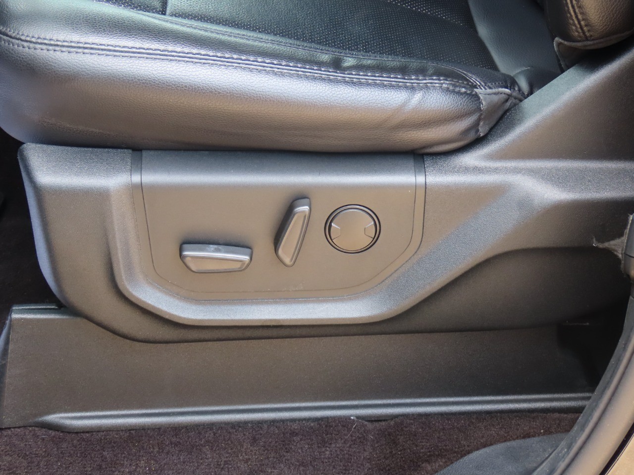 used 2020 Ford Expedition Max car, priced at $24,999