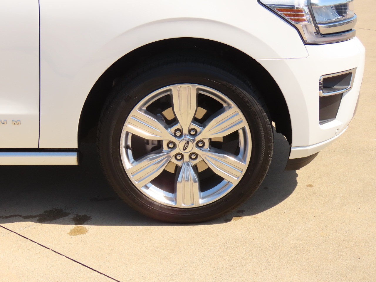 used 2023 Ford Expedition car, priced at $53,999