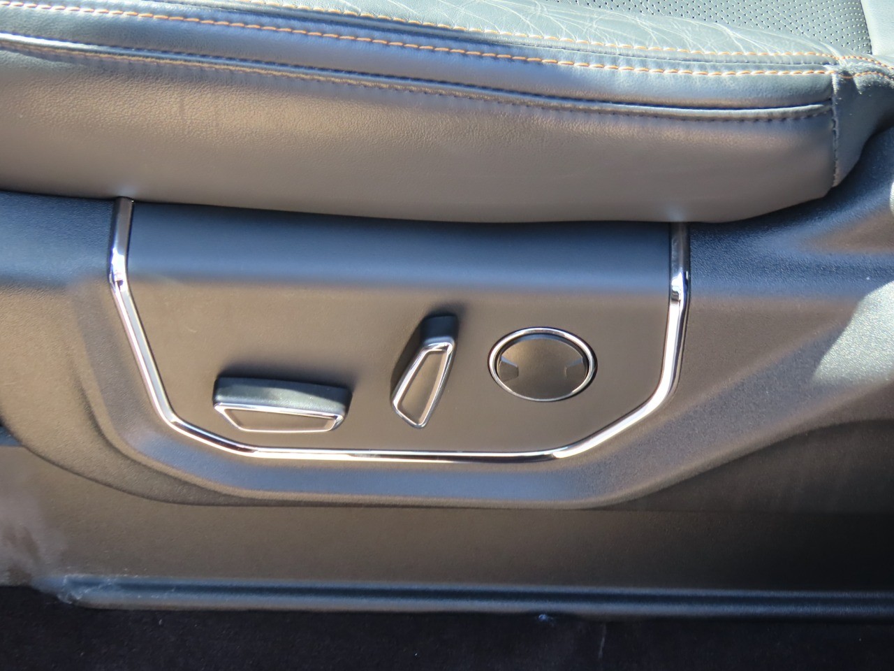 used 2023 Ford Expedition car, priced at $53,999