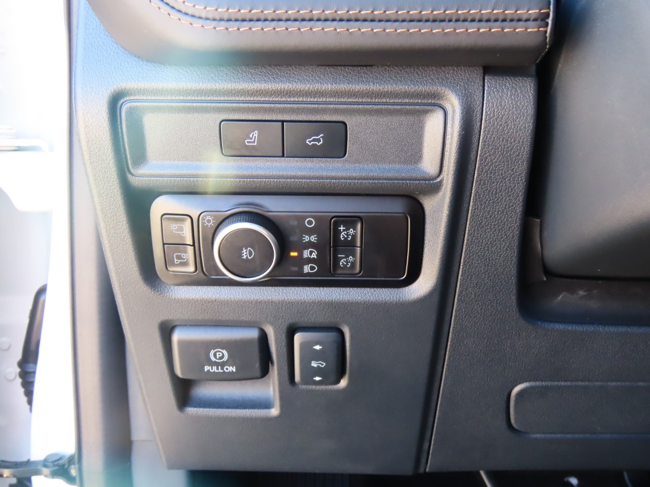 used 2023 Ford Expedition car, priced at $53,999