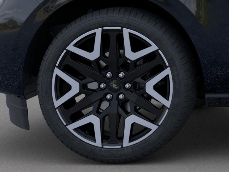 new 2025 Ford Expedition car, priced at $89,995