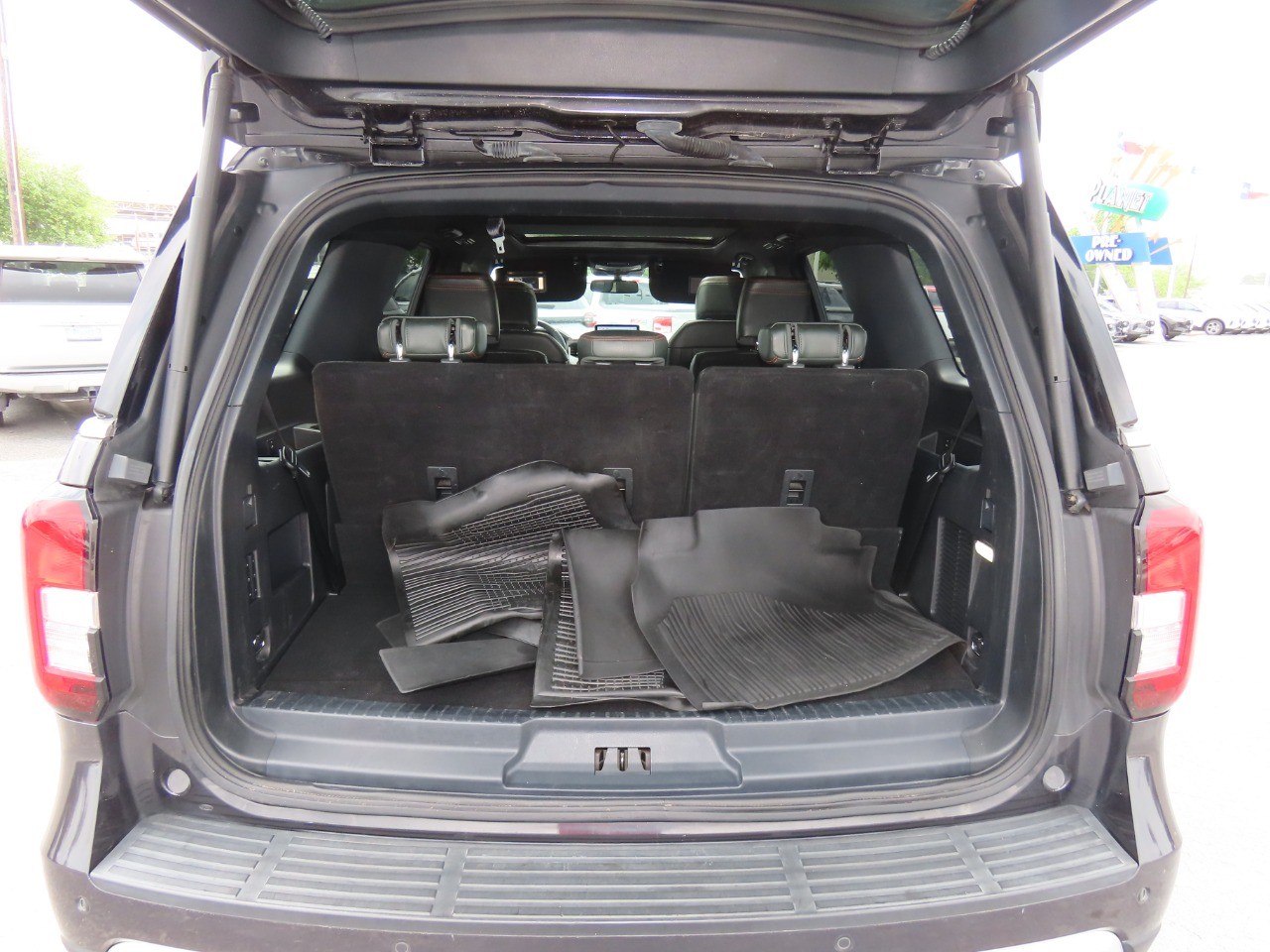 used 2022 Ford Expedition car, priced at $49,999