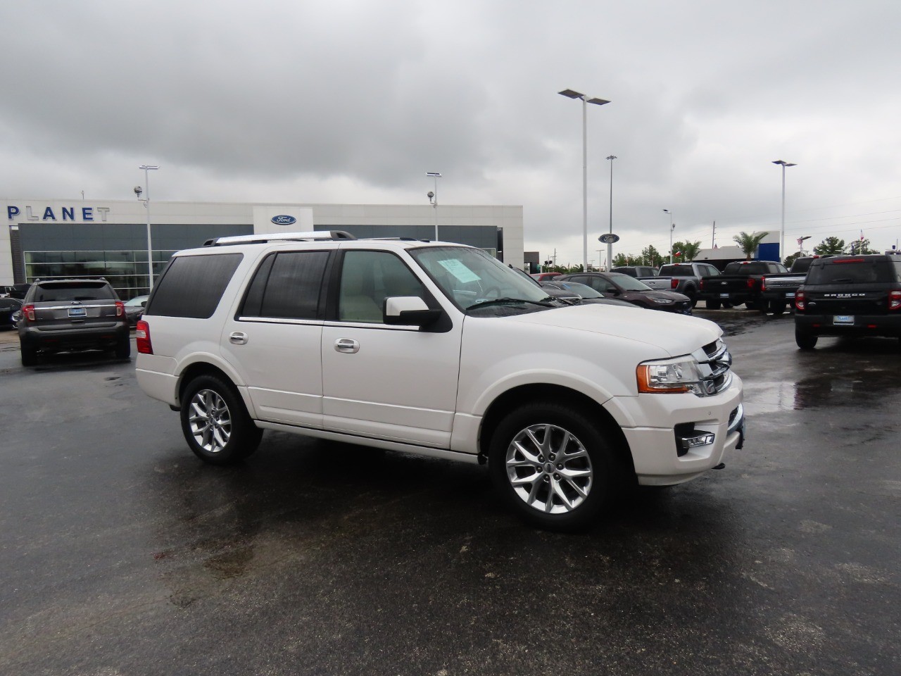 used 2017 Ford Expedition car