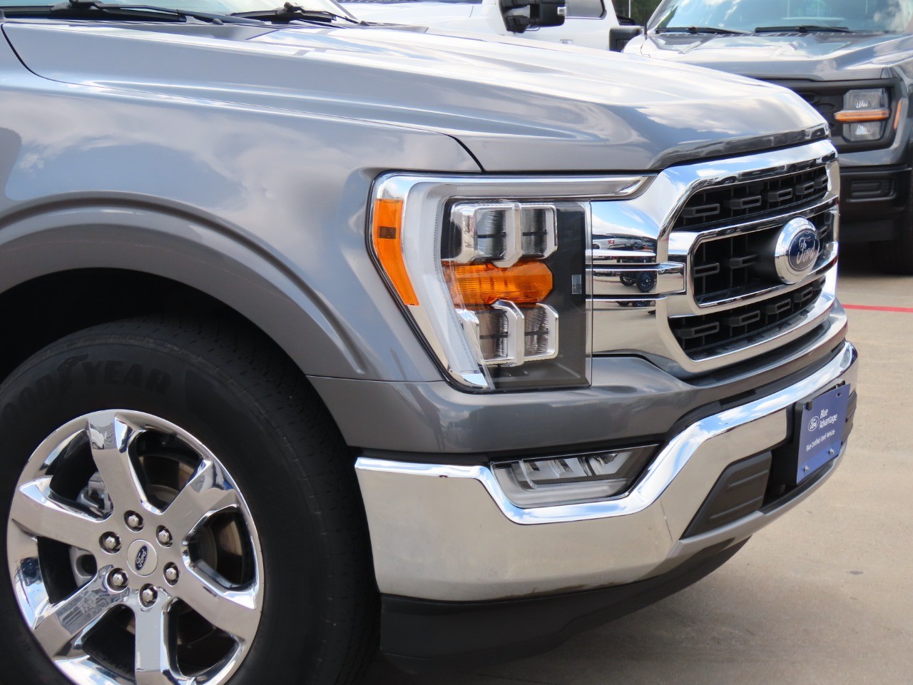 used 2021 Ford F-150 car, priced at $33,999