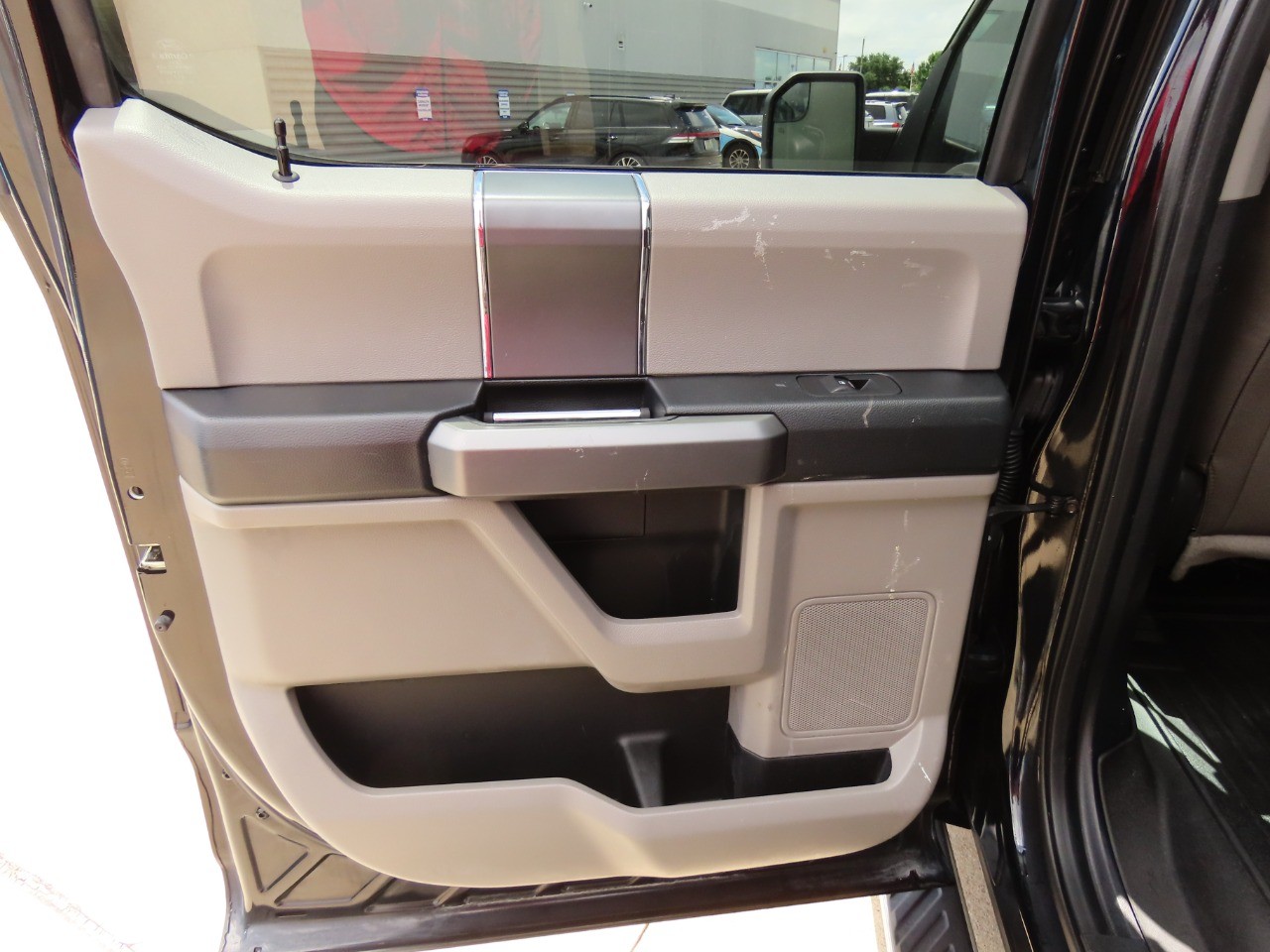 used 2016 Ford F-150 car, priced at $18,999
