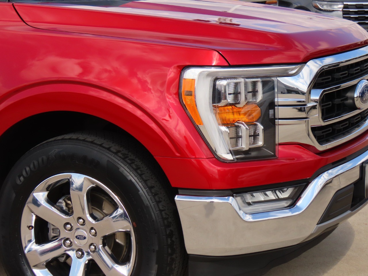 used 2021 Ford F-150 car, priced at $27,999