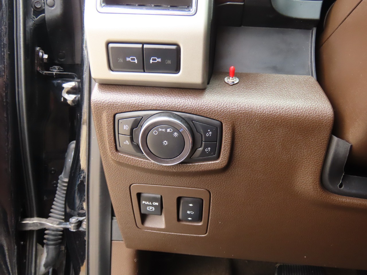 used 2019 Ford F-150 car, priced at $33,999
