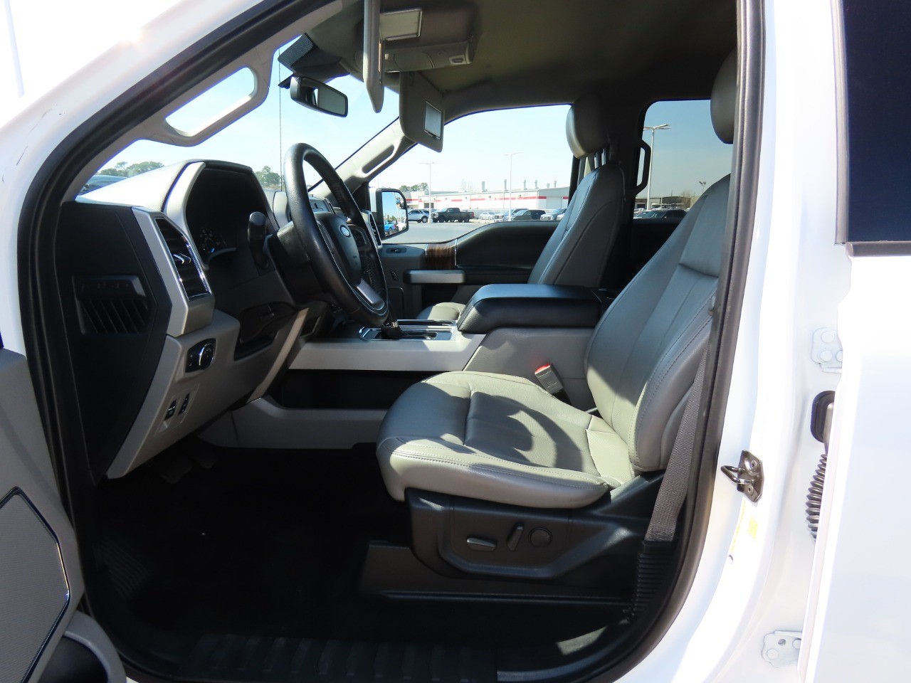 used 2019 Ford F-150 car, priced at $31,999