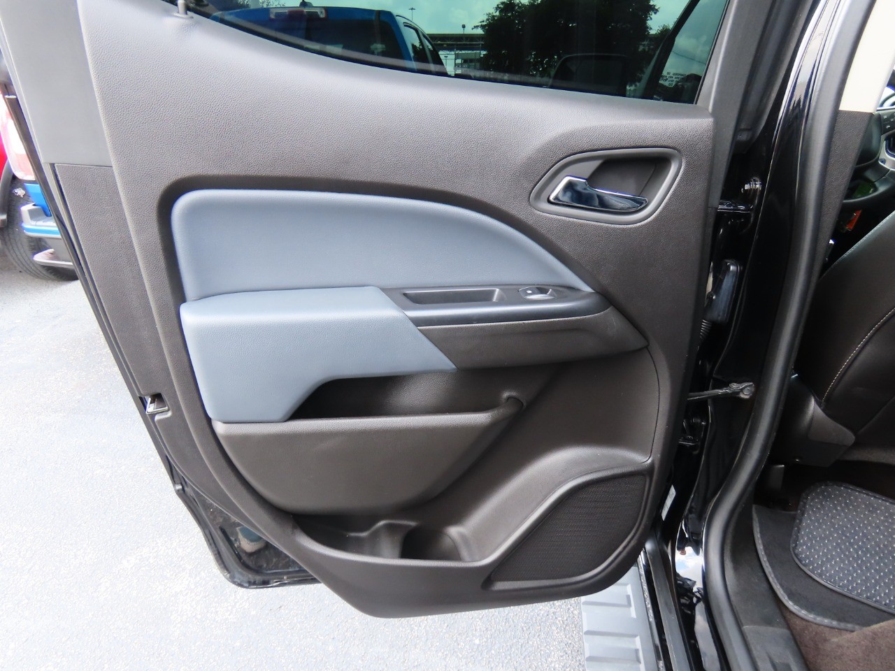 used 2015 Chevrolet Colorado car, priced at $18,999