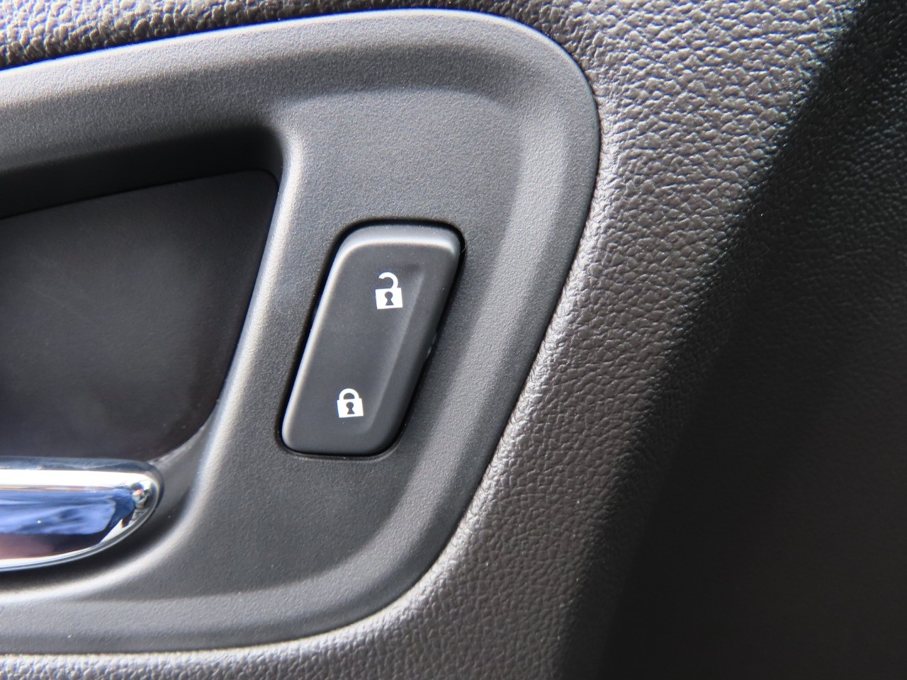 used 2015 Chevrolet Colorado car, priced at $18,999
