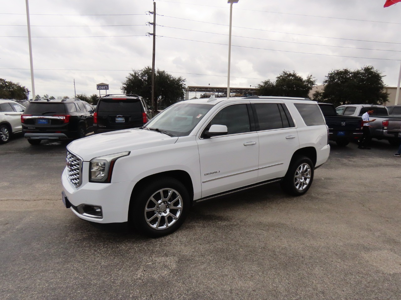 used 2018 GMC Yukon car, priced at $34,999