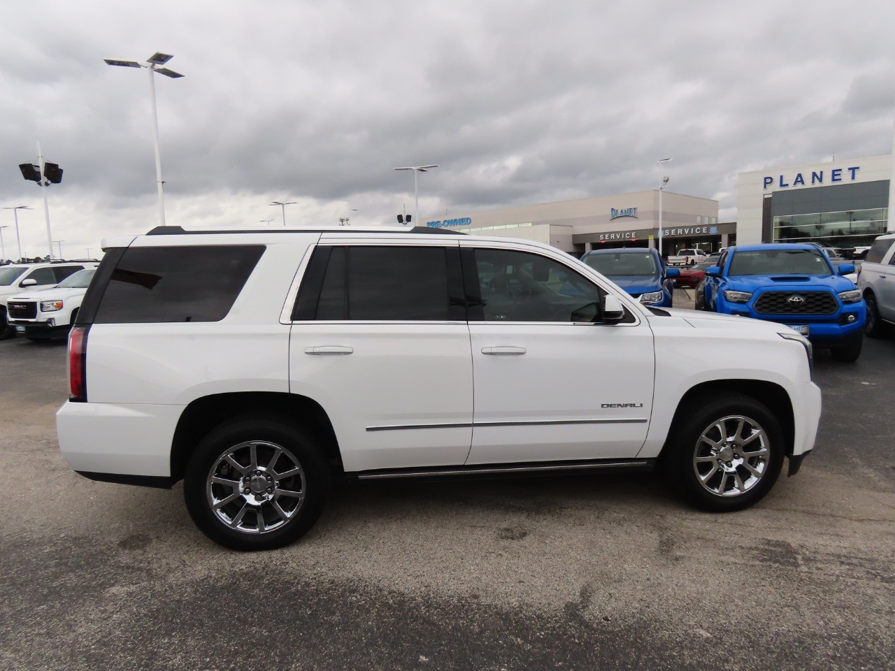 used 2018 GMC Yukon car, priced at $34,999